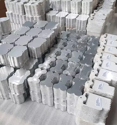 骨头形宠物牌与花边异形吊牌批量毛坯